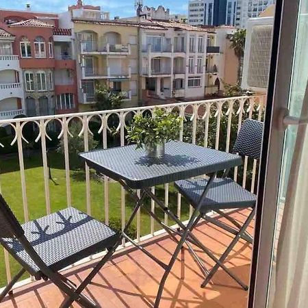 Apartmán Apartamento Para 4 Personas A 200 M De La Playa. Empuriabrava Exteriér fotografie